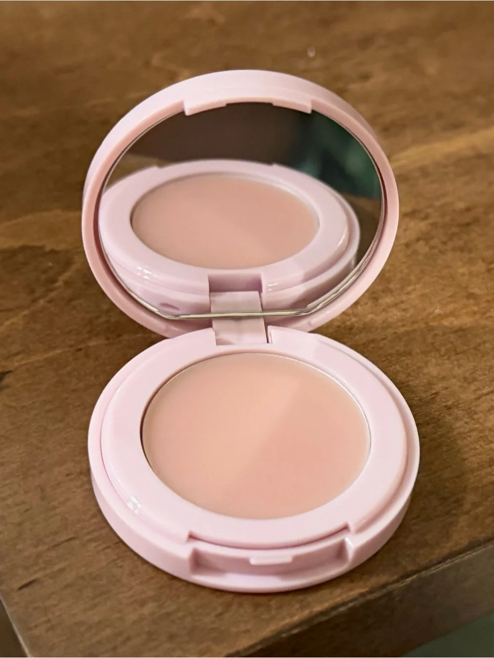Estée Lauder Nourishing  Pure Color Envy Color Replenish Lip Balm W Mirror1.6gms